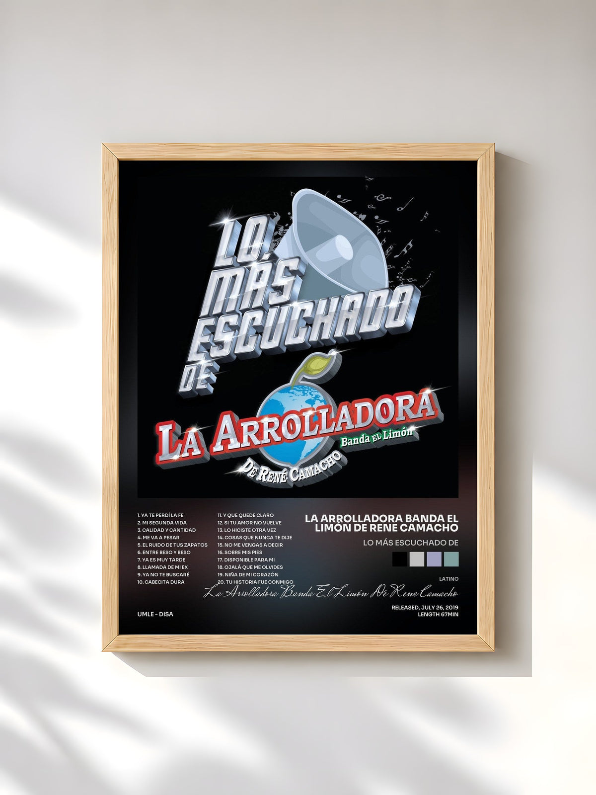 #bois Tableau de l'album Lo Más Escuchado De de La Arrolladora Banda El Limón De Rene Camacho, cadre en bois brut, imprimé et encadré en France