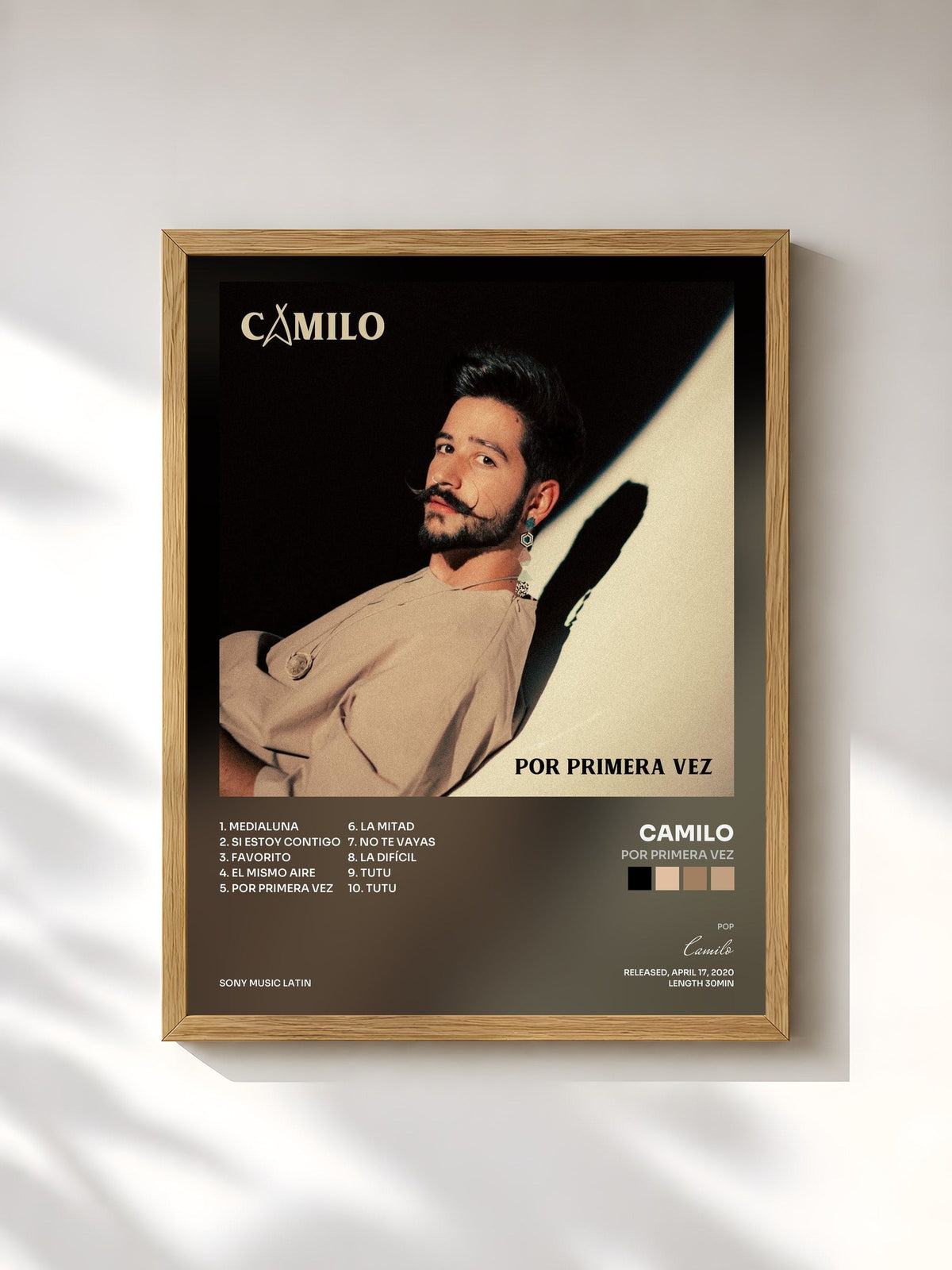 #bois Tableau de l'album Por Primera Vez de Camilo, cadre en bois brut, imprimé et encadré en France