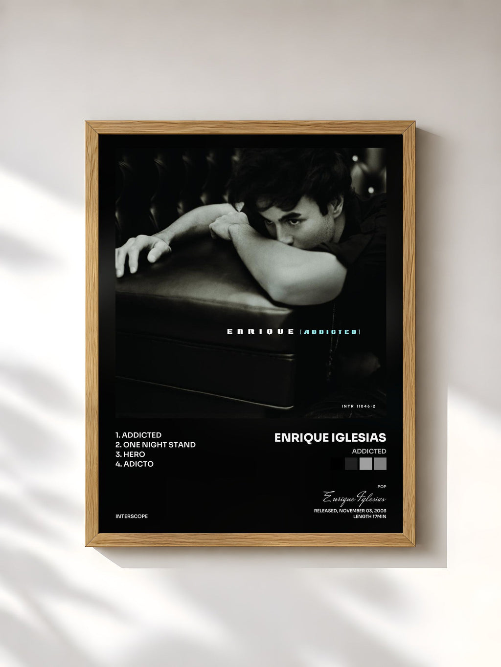 #bois Tableau de l'album Addicted de Enrique Iglesias, cadre en bois brut, imprimé et encadré en France