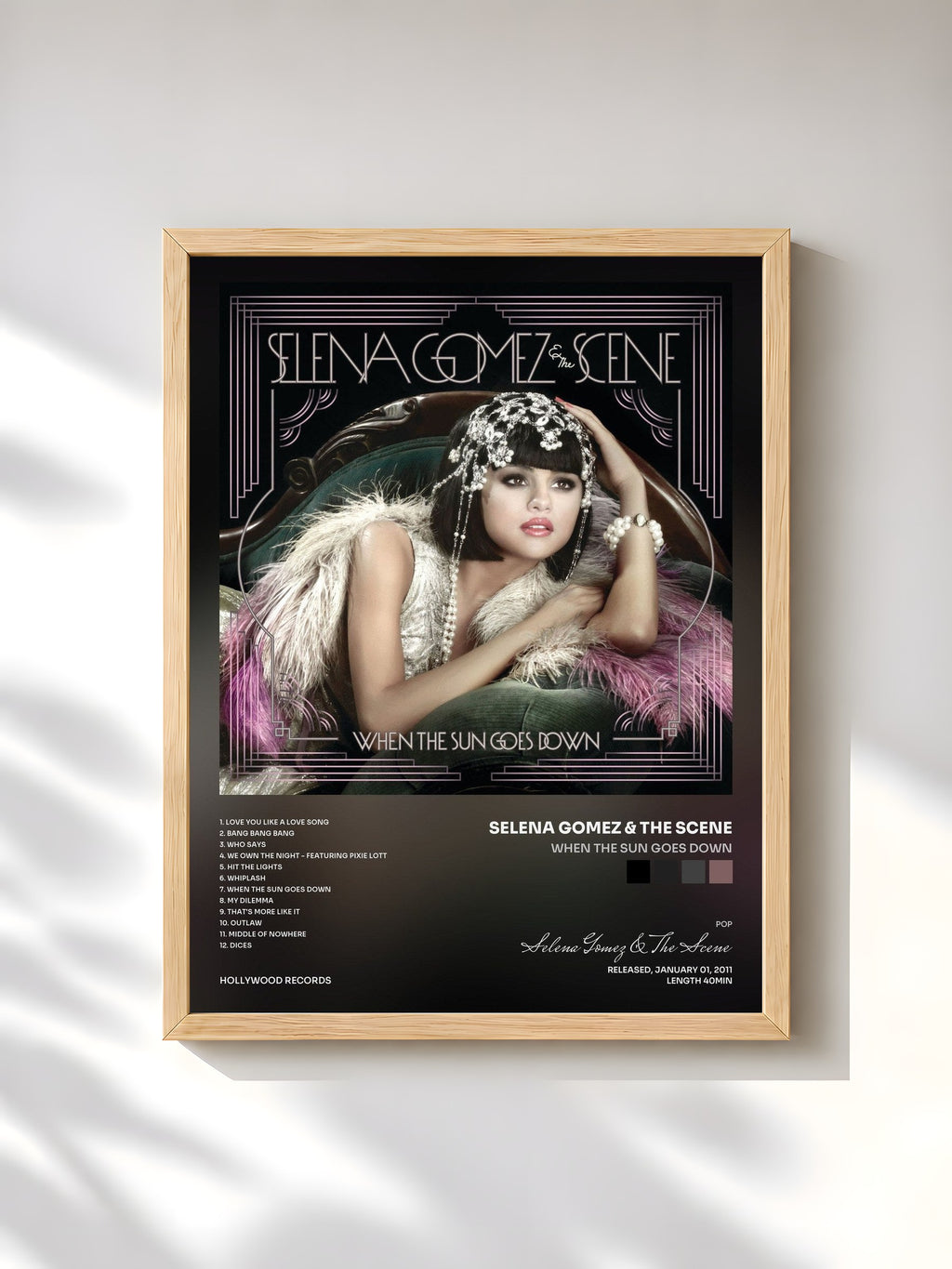 #bois Tableau de l'album When The Sun Goes Down de Selena Gomez & The Scene, cadre en bois brut, imprimé et encadré en France