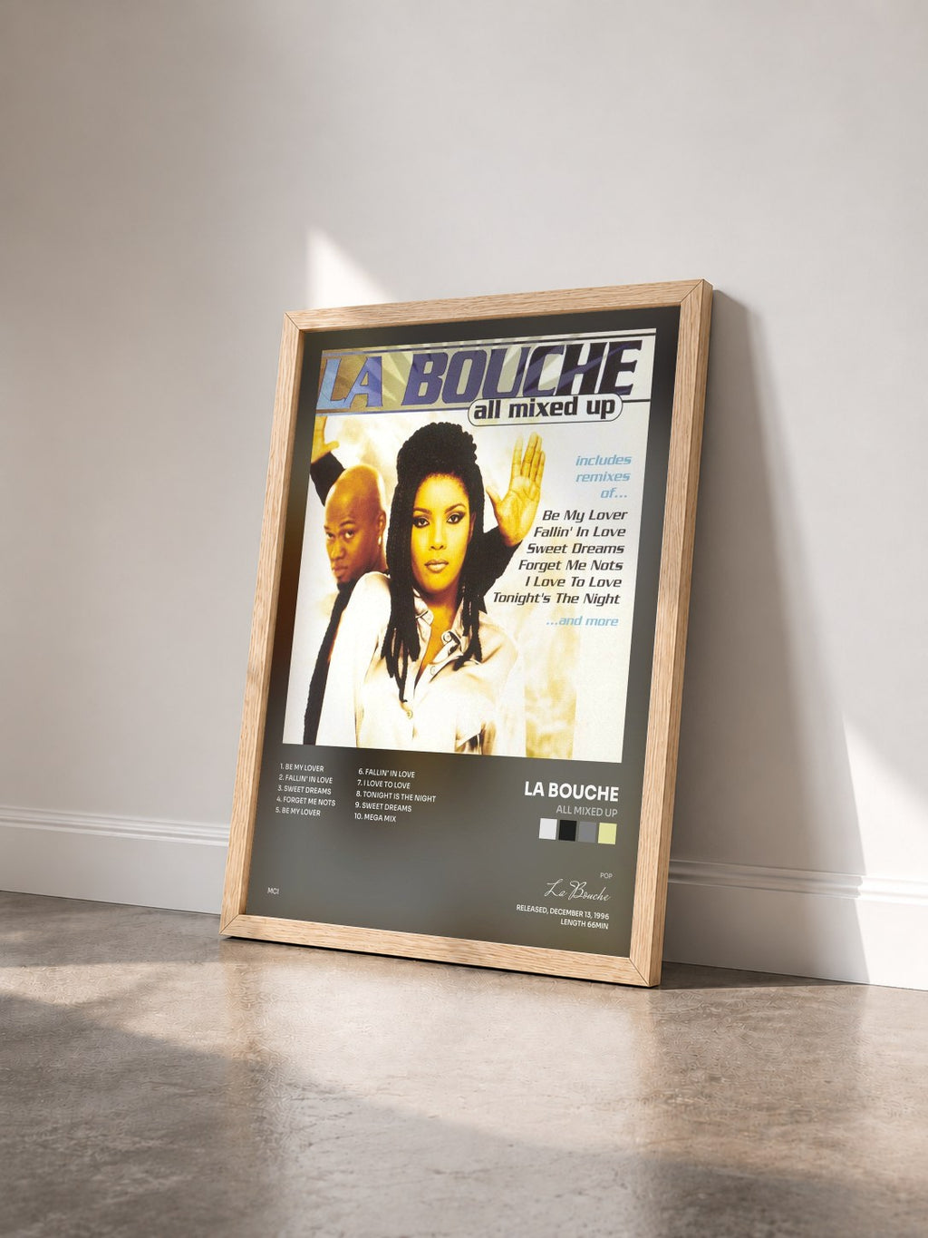 #bois Tableau de l'album All Mixed Up de La Bouche vu de trois quarts, cadre en bois brut