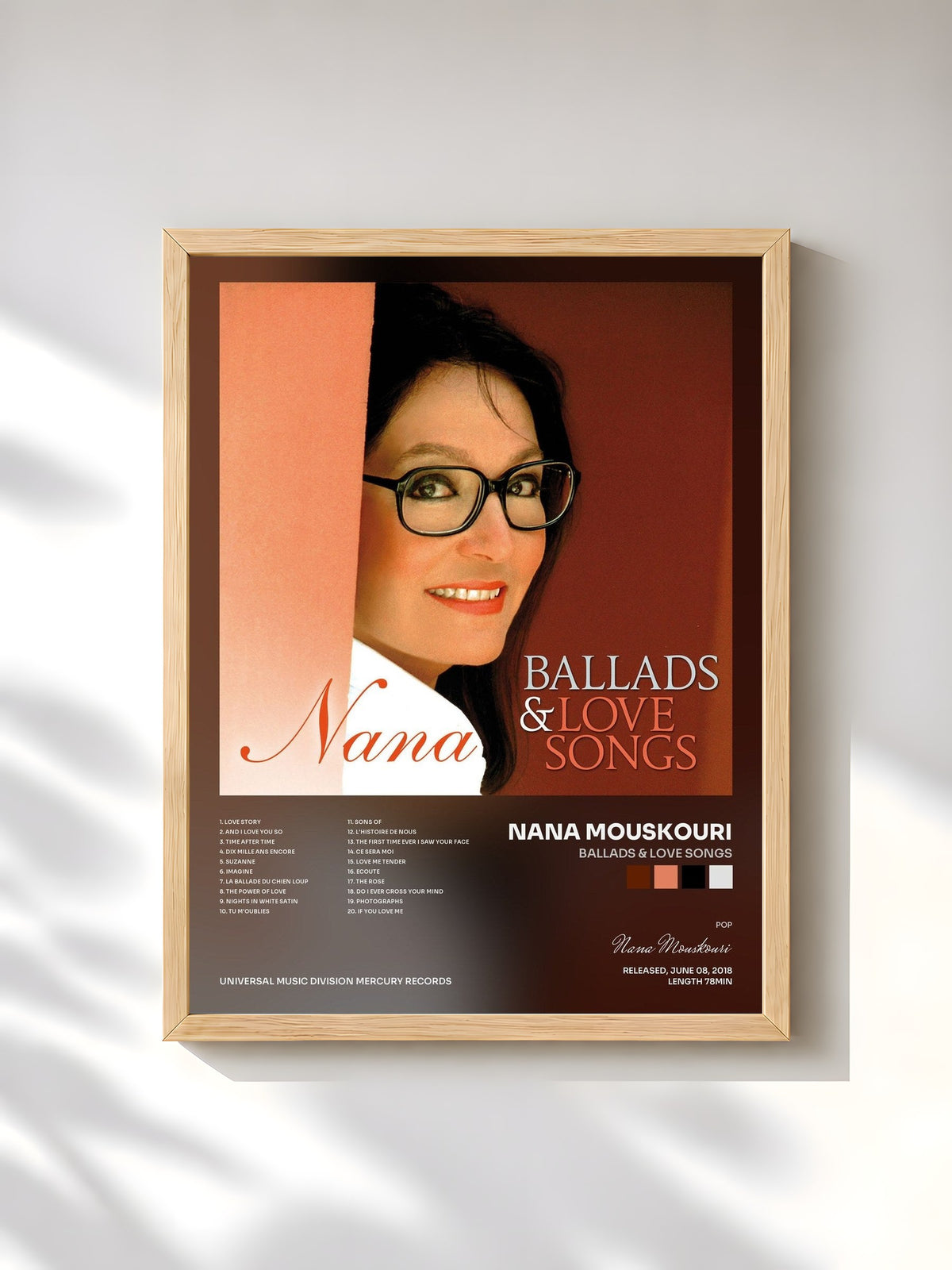 #bois Tableau de l'album Ballads & Love Songs de Nana Mouskouri, cadre en bois brut, imprimé et encadré en France