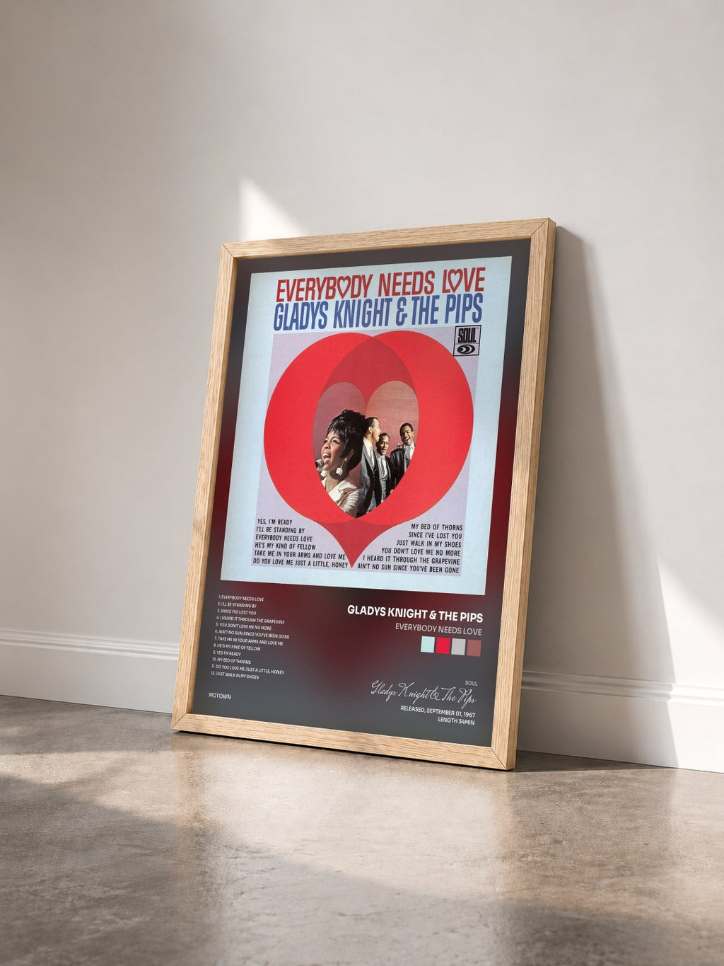 #bois Tableau de l'album Everybody Needs Love de Gladys Knight & The Pips vu de trois quarts, cadre en bois brut