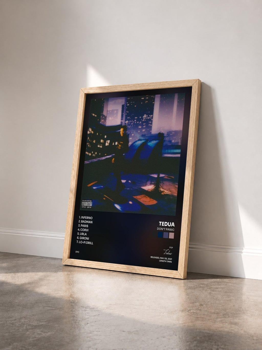 #bois Tableau de l'album Don't Panic de Tedua vu de trois quarts, cadre en bois brut