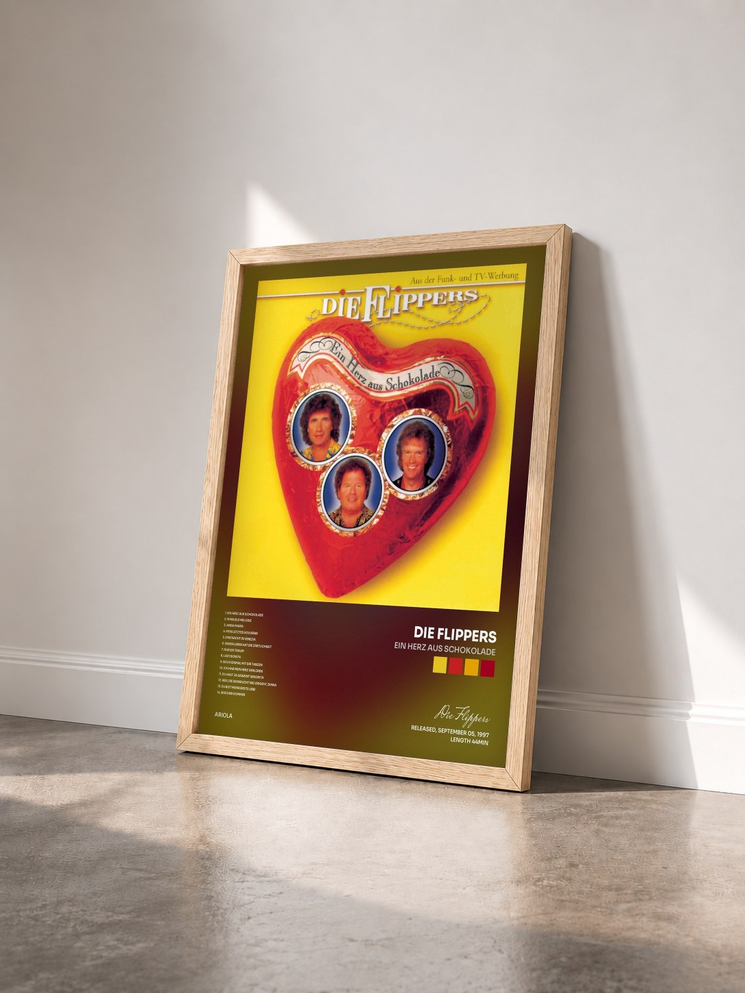 #bois Tableau de l'album Ein Herz aus Schokolade de Die Flippers vu de trois quarts, cadre en bois brut