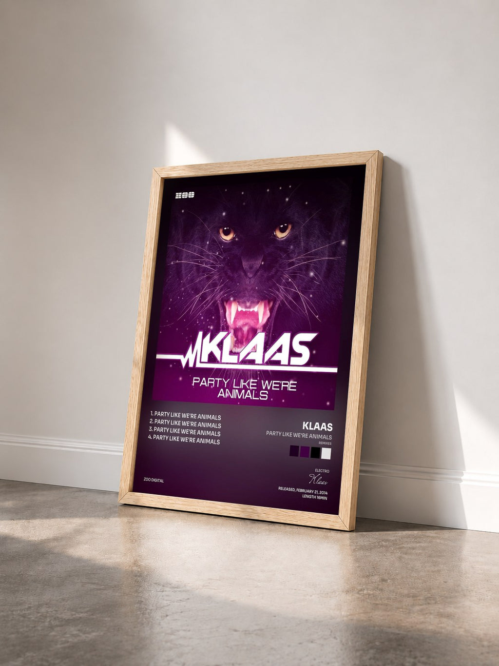 #bois Tableau de l'album Party Like We're Animals (Remixes) de Klaas vu de trois quarts, cadre en bois brut
