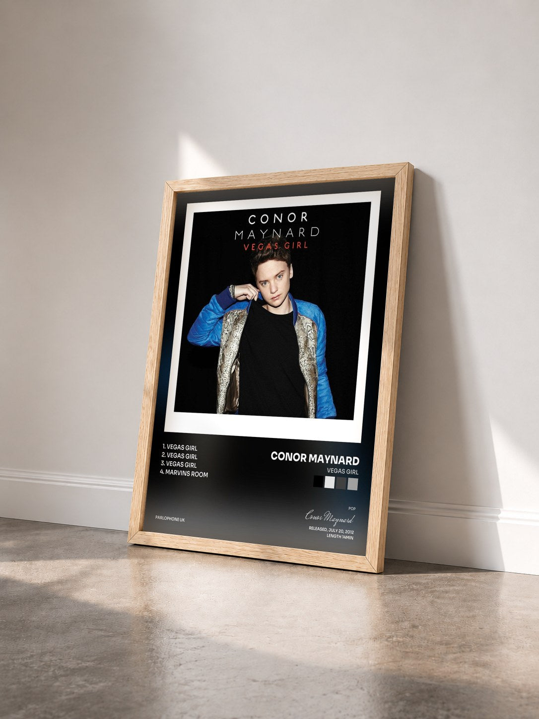 #bois Tableau de l'album Vegas Girl de Conor Maynard vu de trois quarts, cadre en bois brut