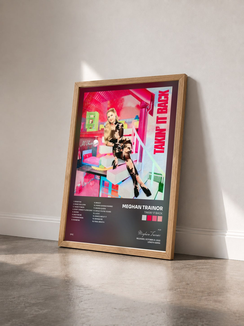 #bois Tableau de l'album Takin' It Back de Meghan Trainor vu de trois quarts, cadre en bois brut
