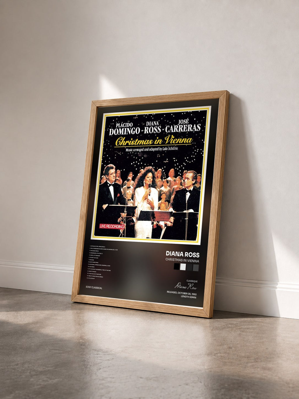 #bois Tableau de l'album Christmas in Vienna de Diana Ross vu de trois quarts, cadre en bois brut