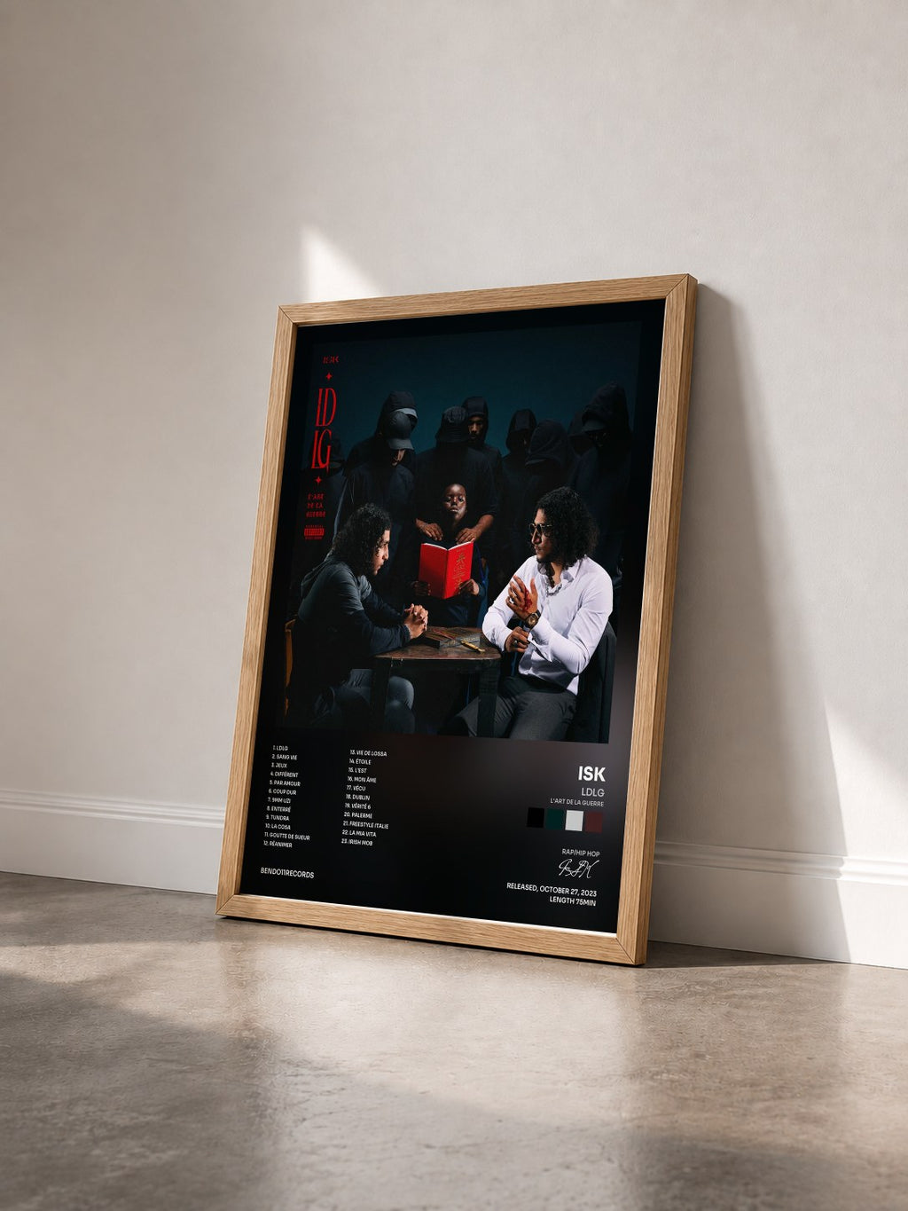 #bois Tableau de l'album LDLG (L'art de la guerre) de ISK vu de trois quarts, cadre en bois brut