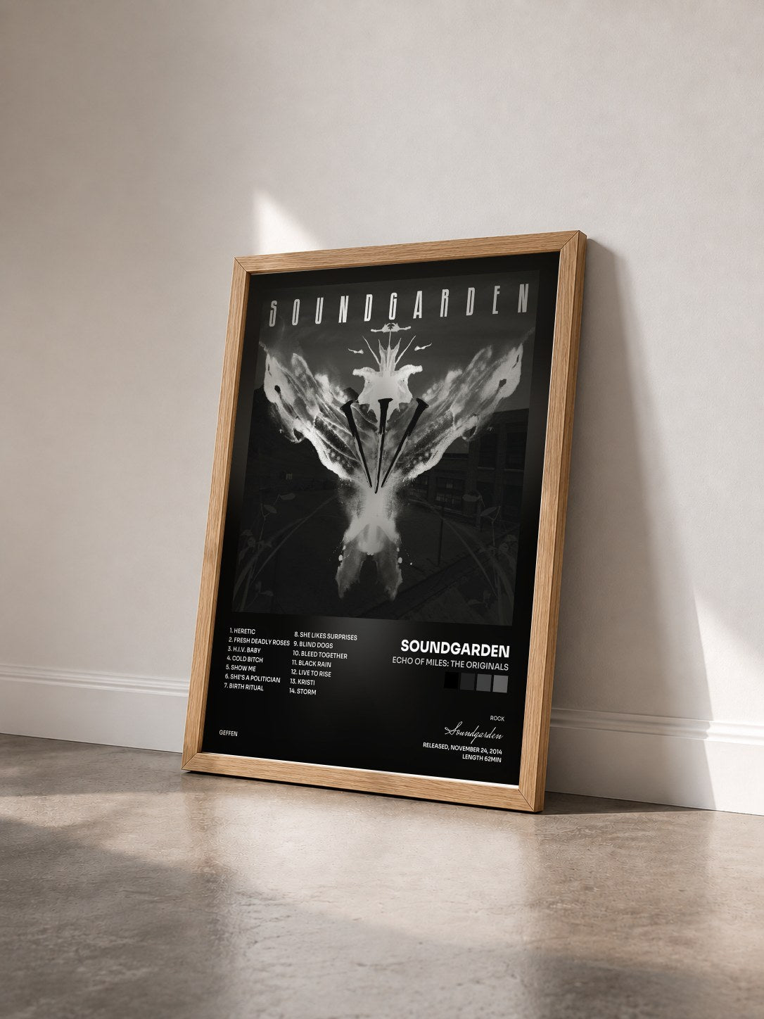 #bois Tableau de l'album Echo Of Miles: The Originals de Soundgarden vu de trois quarts, cadre en bois brut