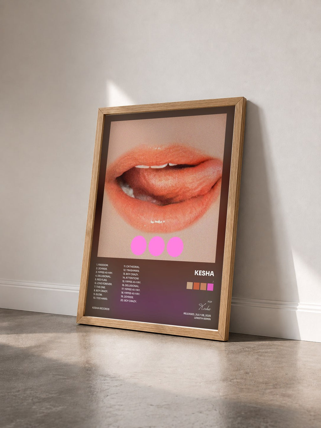 #bois Tableau de l'album . de Kesha vu de trois quarts, cadre en bois brut