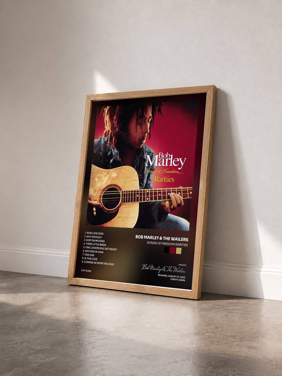 #bois Tableau de l'album Songs Of Freedom Rarities de Bob Marley & The Wailers vu de trois quarts, cadre en bois brut