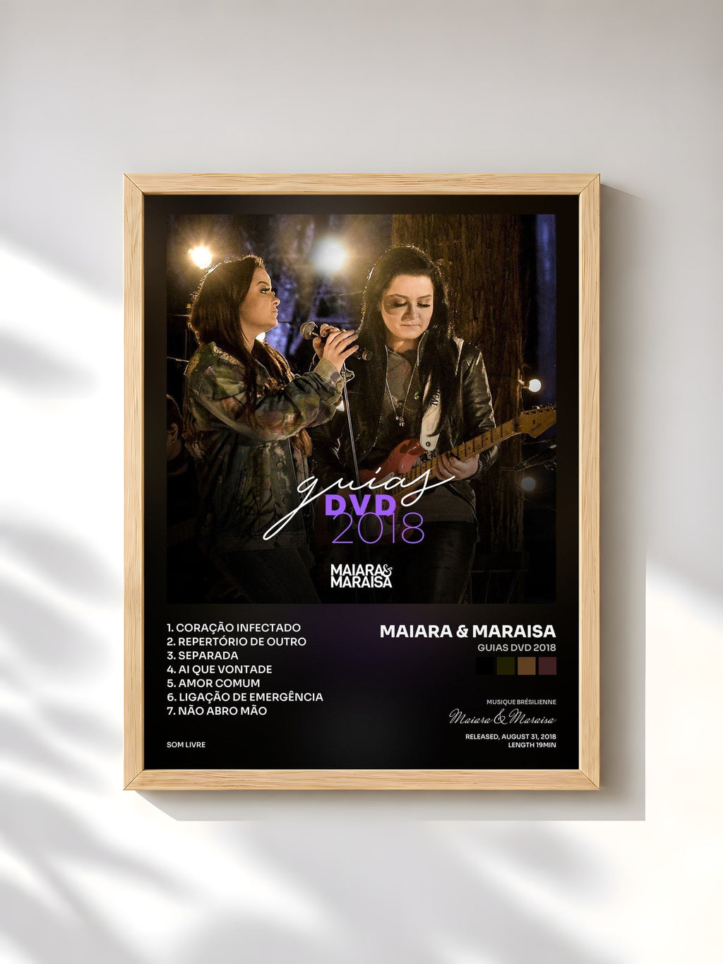 #bois Tableau de l'album Guias Dvd 2018 de Maiara & Maraisa, cadre en bois brut, imprimé et encadré en France