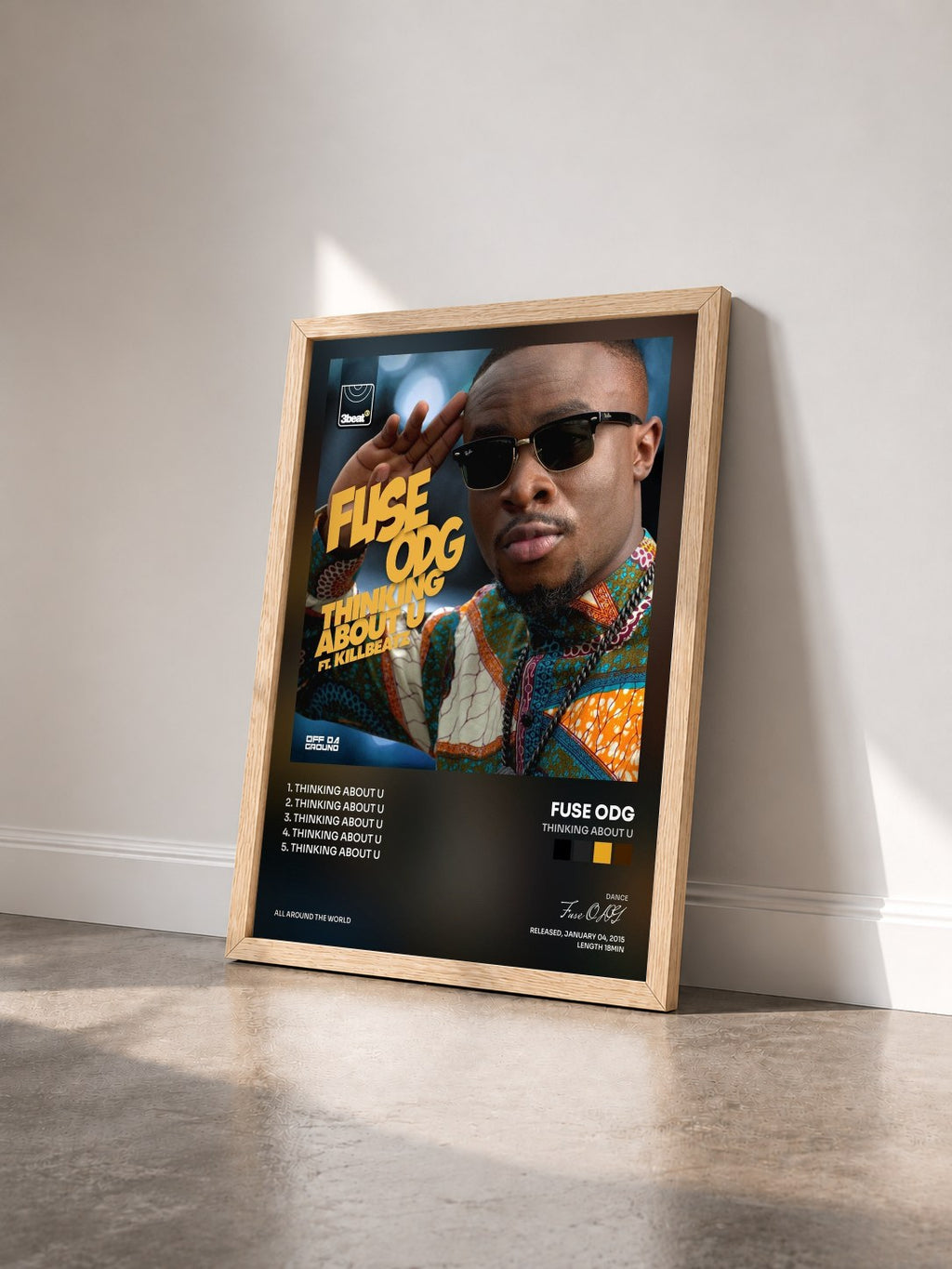 #bois Tableau de l'album Thinking About U de Fuse ODG vu de trois quarts, cadre en bois brut