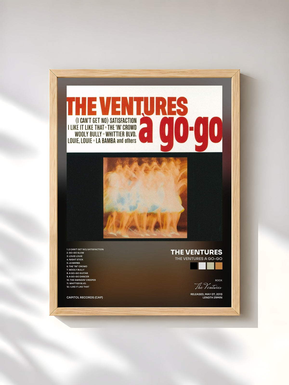 #bois Tableau de l'album The Ventures A Go-Go de The Ventures, cadre en bois brut, imprimé et encadré en France