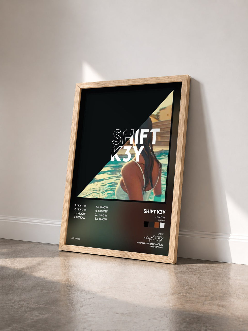 #bois Tableau de l'album I Know (Remixes) de Shift K3Y vu de trois quarts, cadre en bois brut
