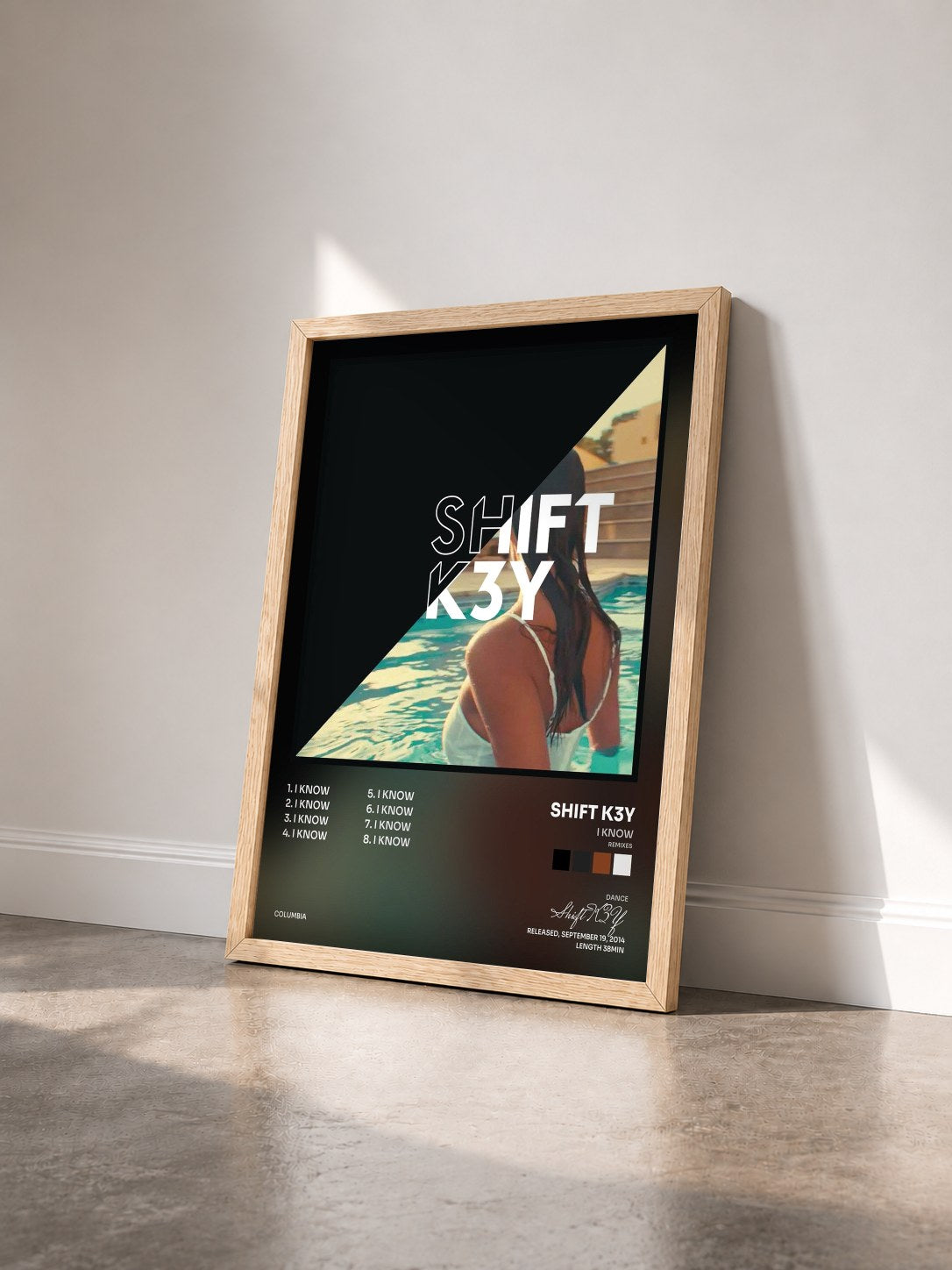 #bois Tableau de l'album I Know (Remixes) de Shift K3Y vu de trois quarts, cadre en bois brut