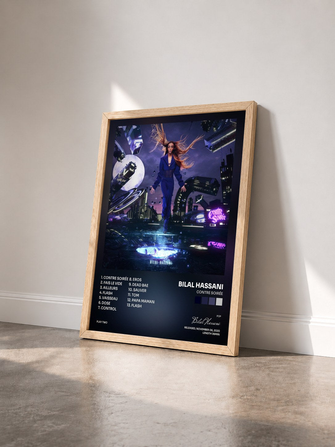 #bois Tableau de l'album Contre soirée de Bilal Hassani vu de trois quarts, cadre en bois brut