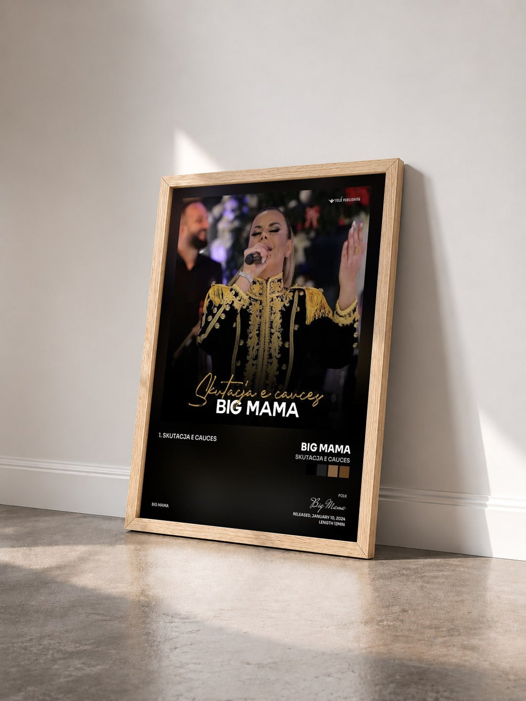 #bois Tableau de l'album Skutacja e cauces de Big Mama vu de trois quarts, cadre en bois brut