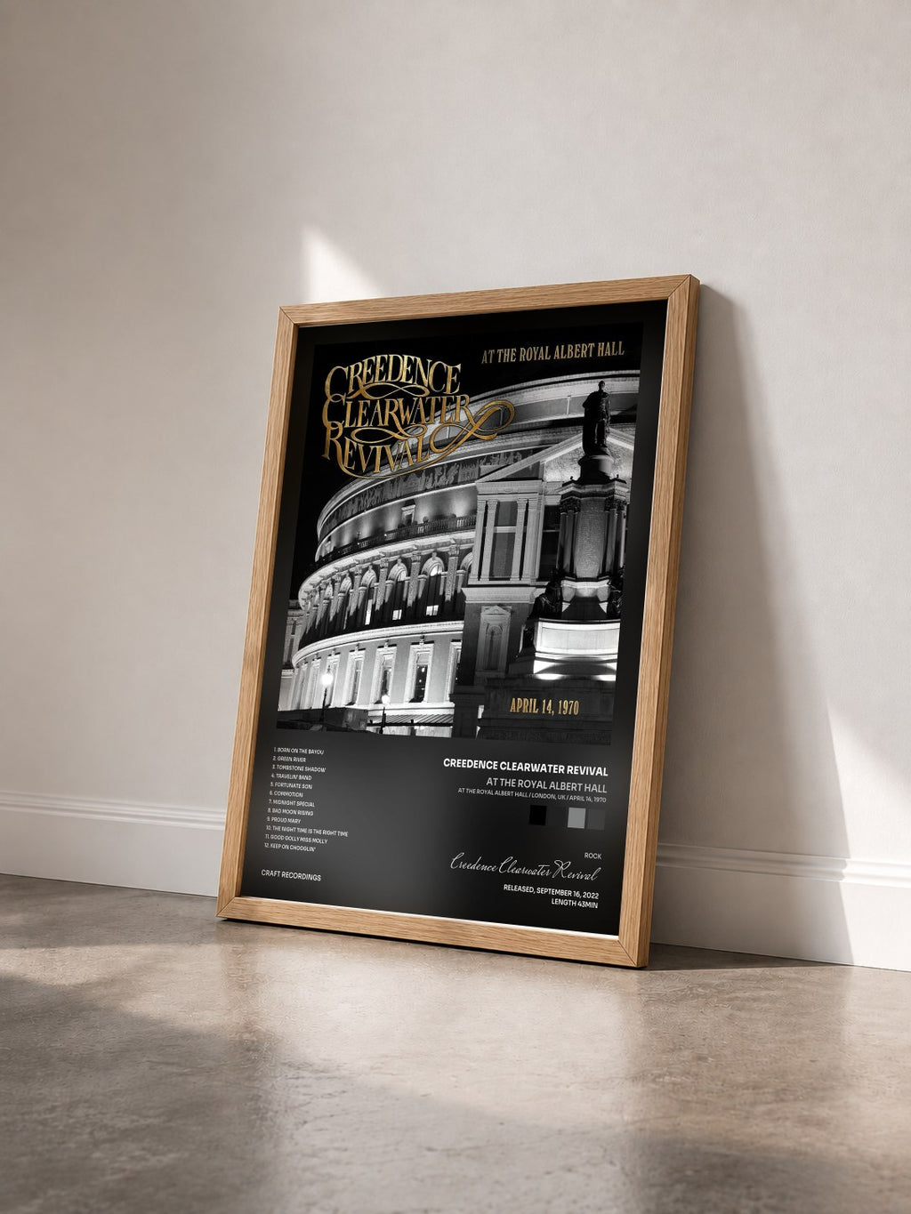 #bois Tableau de l'album At The Royal Albert Hall (At The Royal Albert Hall / London, UK / April 14, 1970) de Creedence Clearwater Revival vu de trois quarts, cadre en bois brut