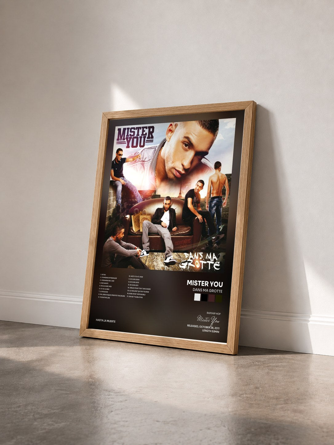 #bois Tableau de l'album Dans Ma Grotte de Mister You vu de trois quarts, cadre en bois brut