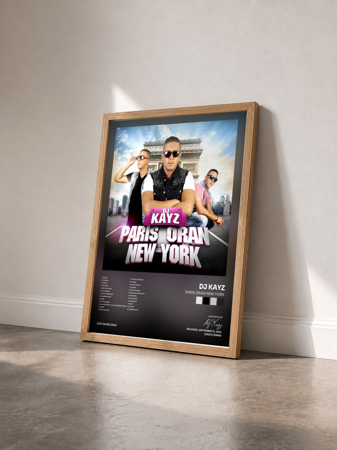 #bois Tableau de l'album Paris Oran New York de Dj Kayz vu de trois quarts, cadre en bois brut