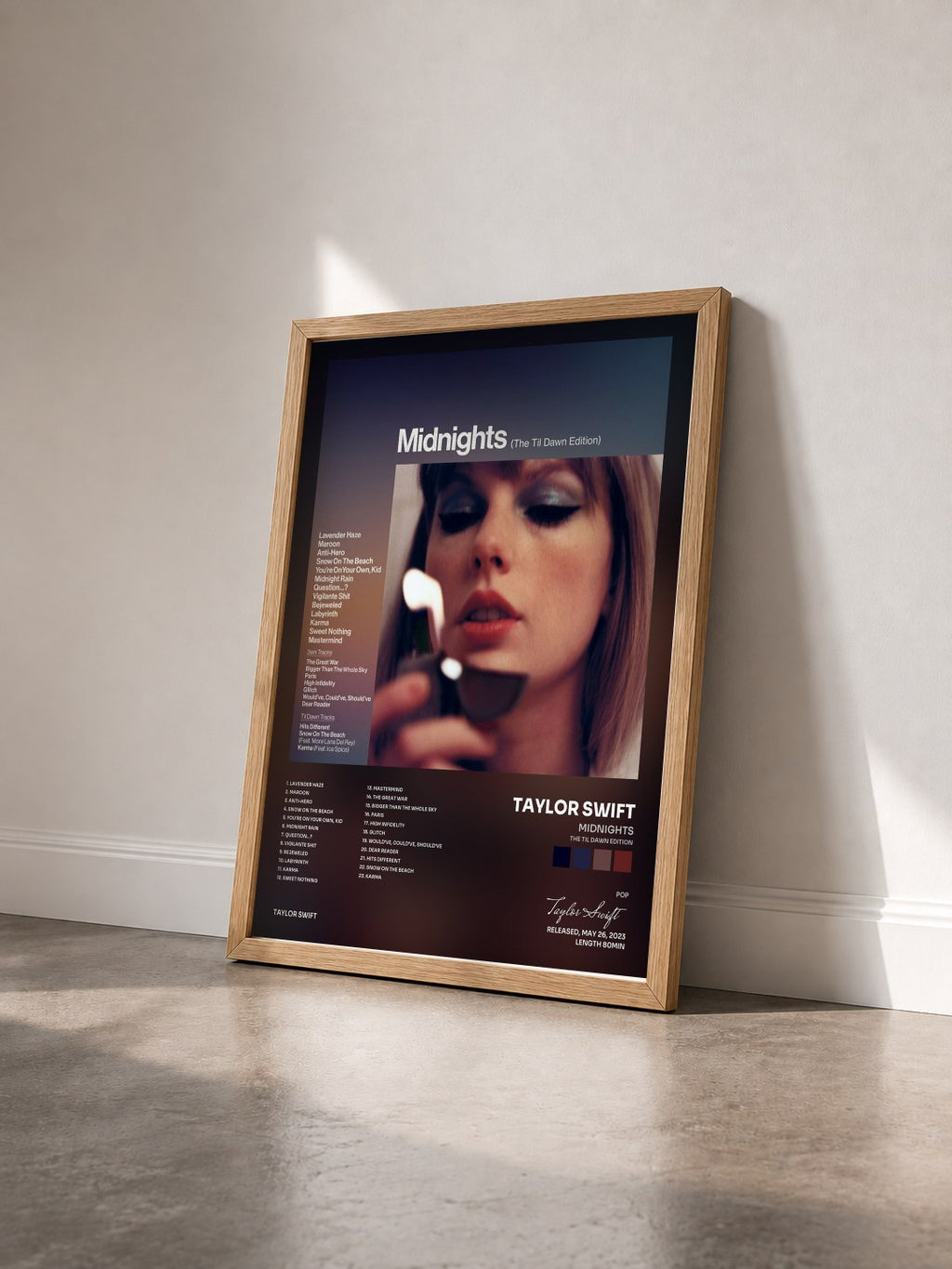 #bois Tableau de l'album Midnights (The Til Dawn Edition) de Taylor Swift vu de trois quarts, cadre en bois brut