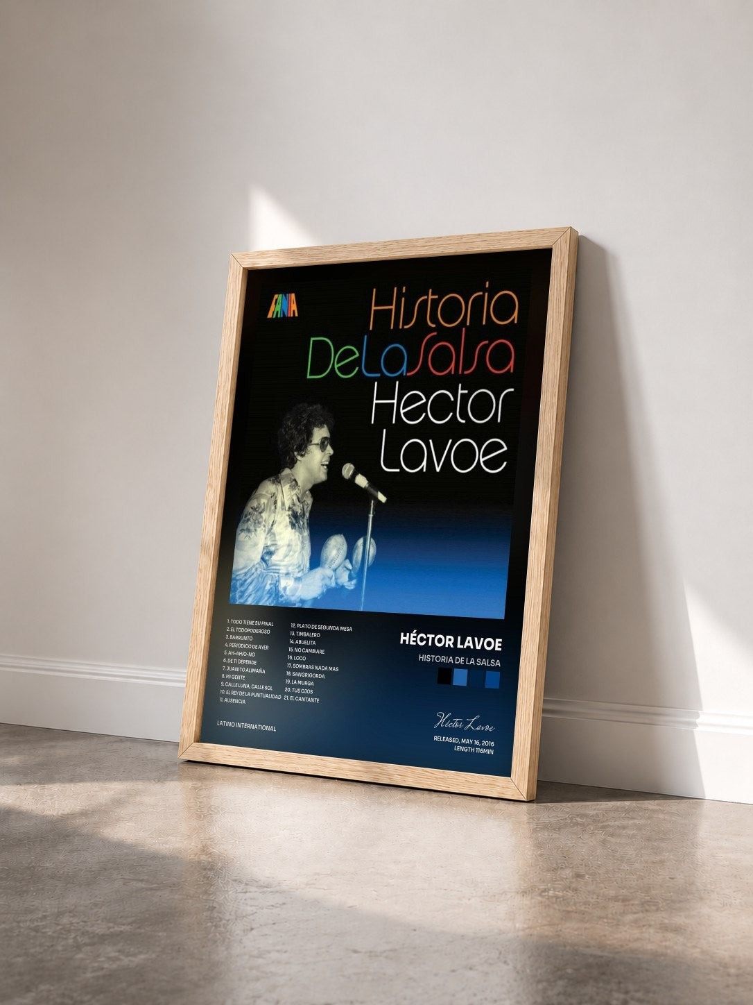 #bois Tableau de l'album Historia De La Salsa de Héctor Lavoe vu de trois quarts, cadre en bois brut