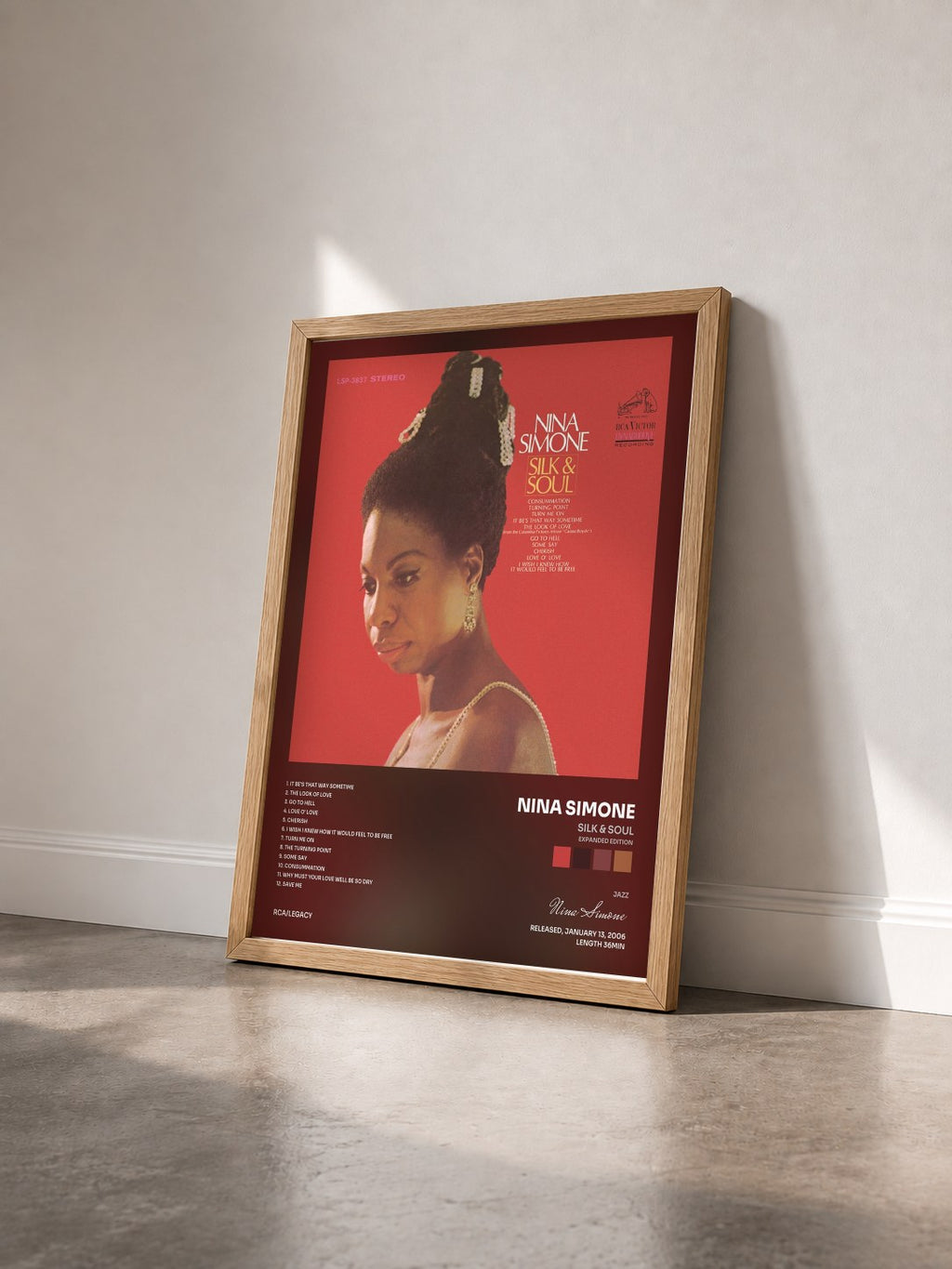 #bois Tableau de l'album Silk & Soul (Expanded Edition) de Nina Simone vu de trois quarts, cadre en bois brut