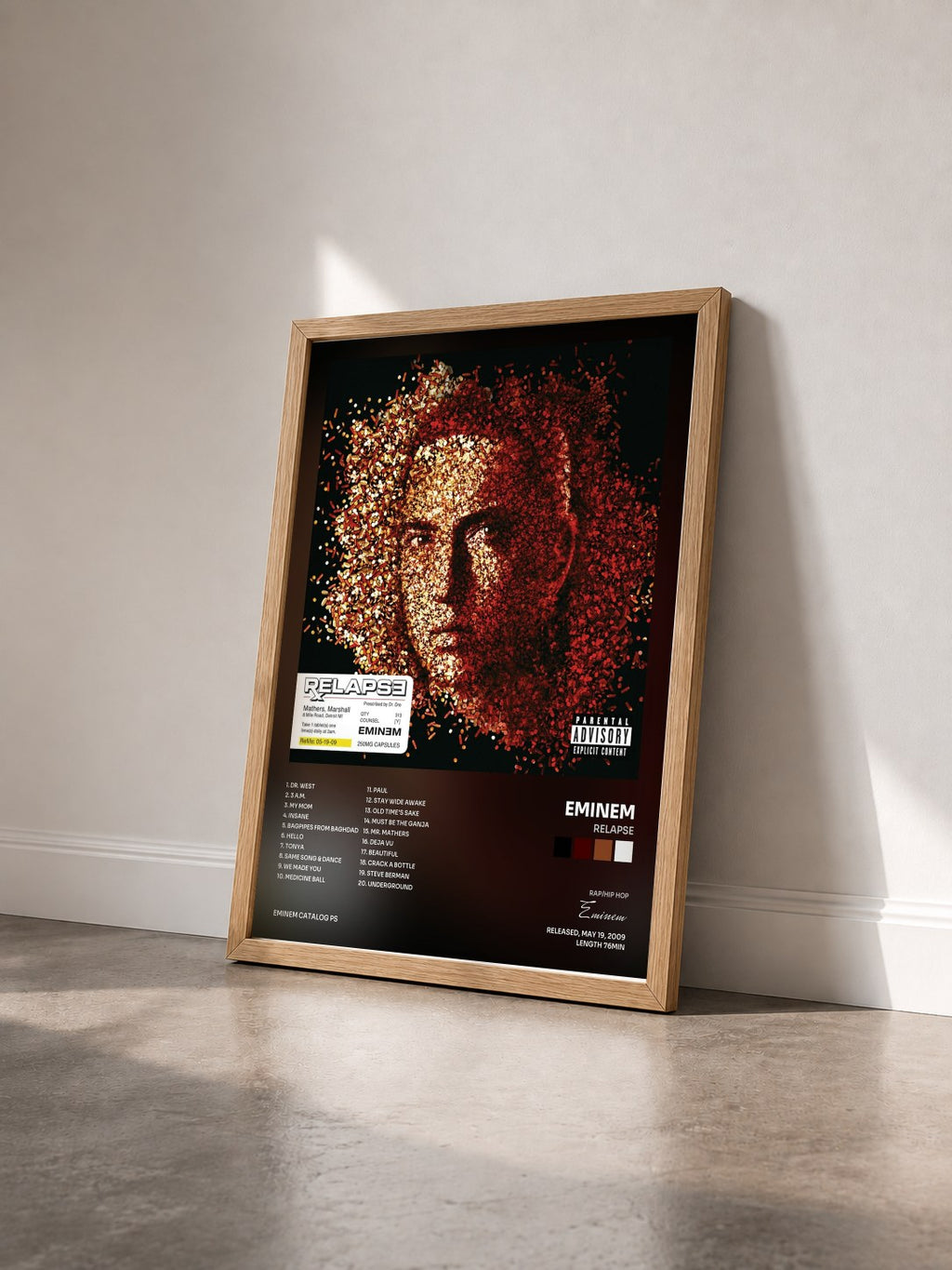 #bois Tableau de l'album Relapse de Eminem vu de trois quarts, cadre en bois brut