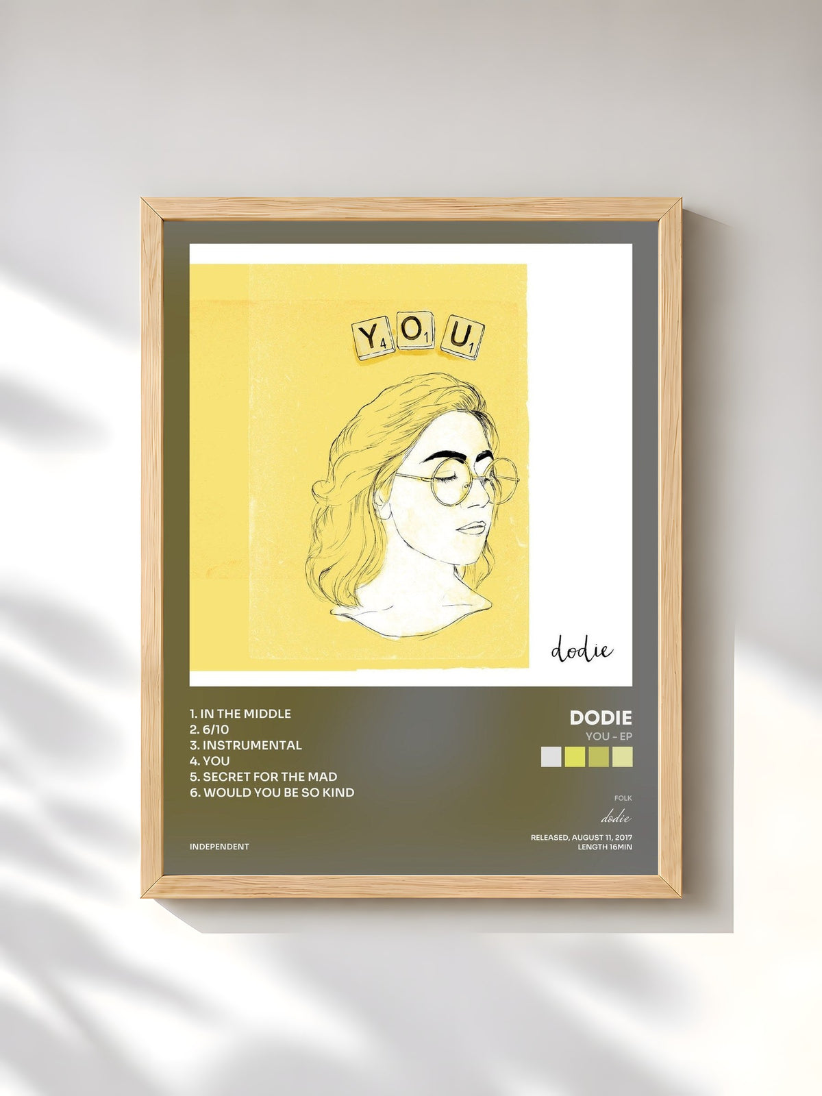 #bois Tableau de l'album You - EP de dodie, cadre en bois brut, imprimé et encadré en France