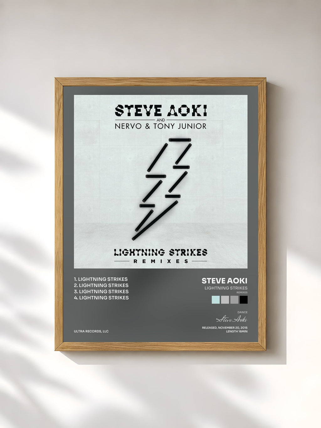 #bois Tableau de l'album Lightning Strikes (Remixes) de Steve Aoki, cadre en bois brut, imprimé et encadré en France