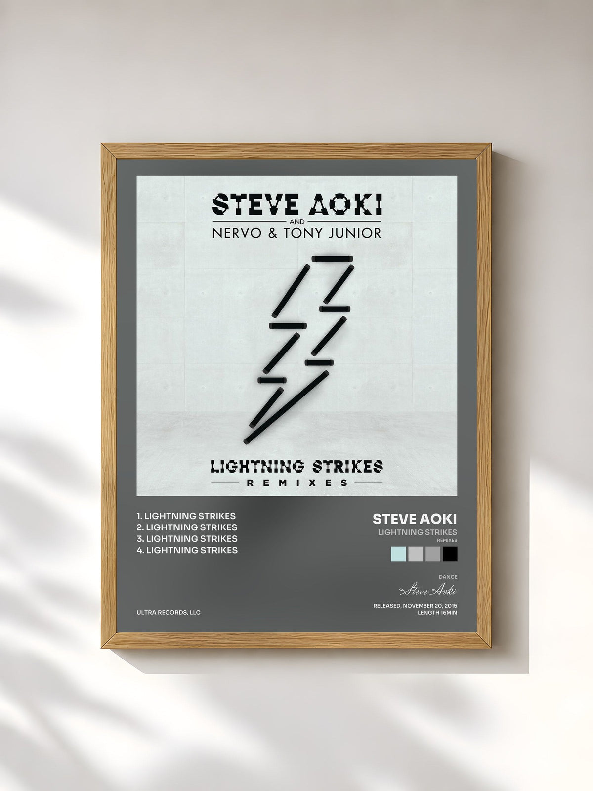 #bois Tableau de l'album Lightning Strikes (Remixes) de Steve Aoki, cadre en bois brut, imprimé et encadré en France