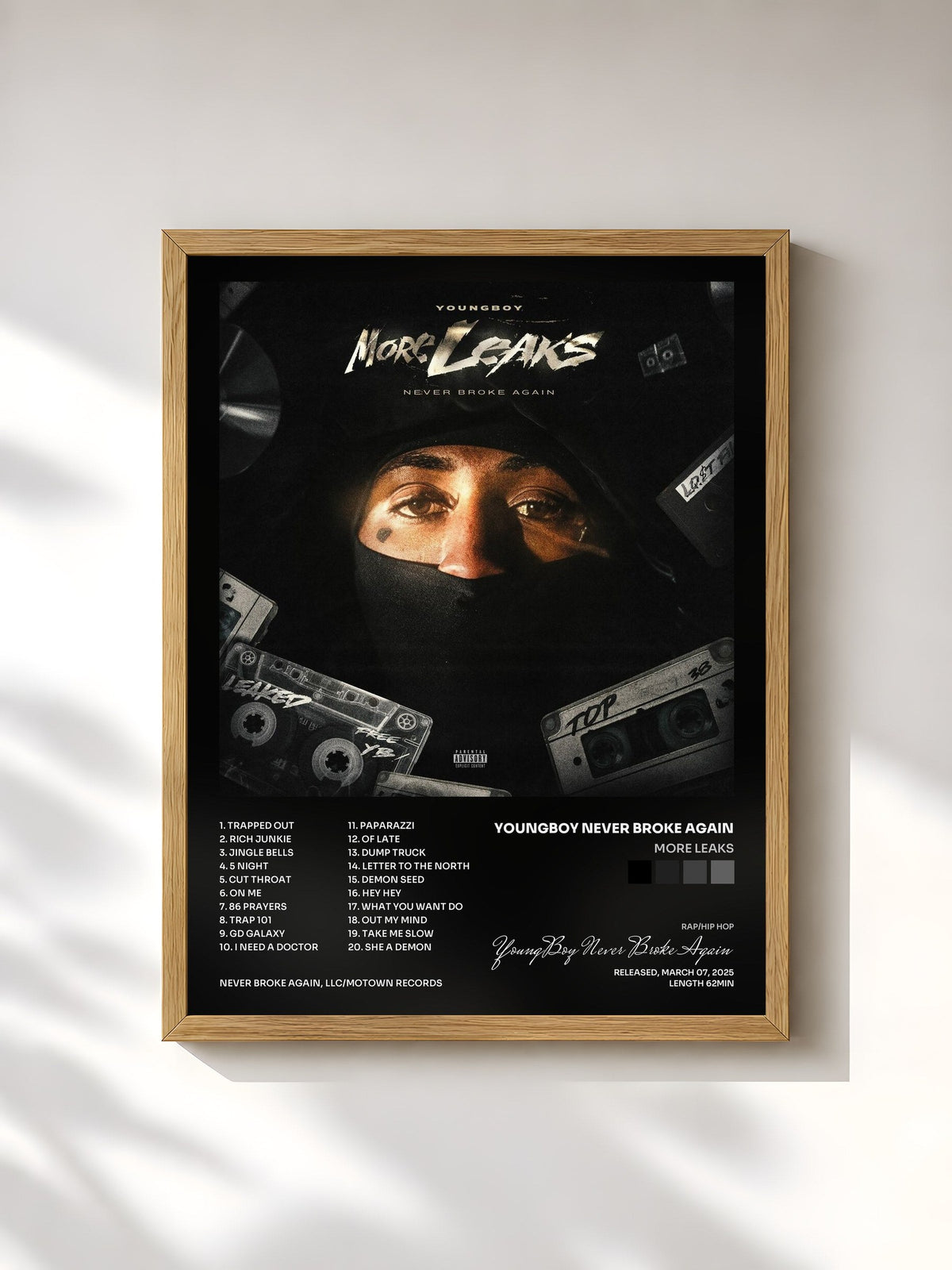 #bois Tableau de l'album More Leaks de YoungBoy Never Broke Again, cadre en bois brut, imprimé et encadré en France