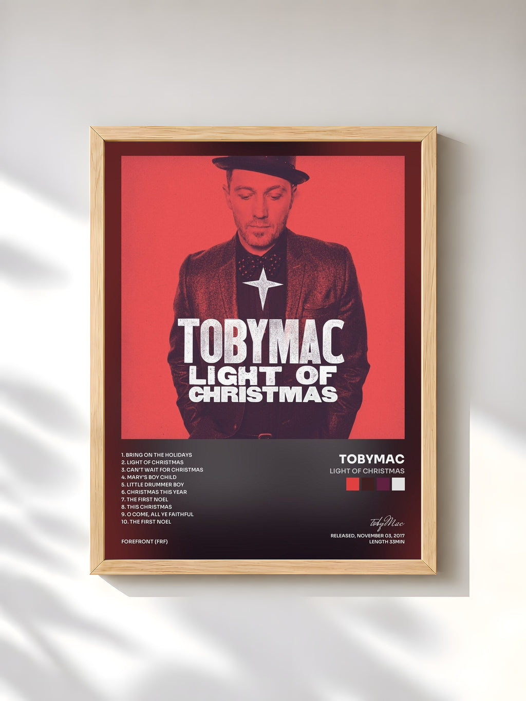 #bois Tableau de l'album Light Of Christmas de tobyMac, cadre en bois brut, imprimé et encadré en France