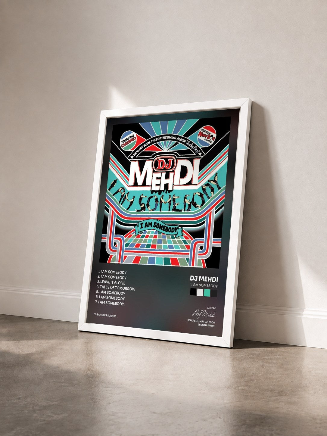 #blanc Tableau de l'album I Am Somebody de DJ Mehdi vu de trois quarts, cadre blanc