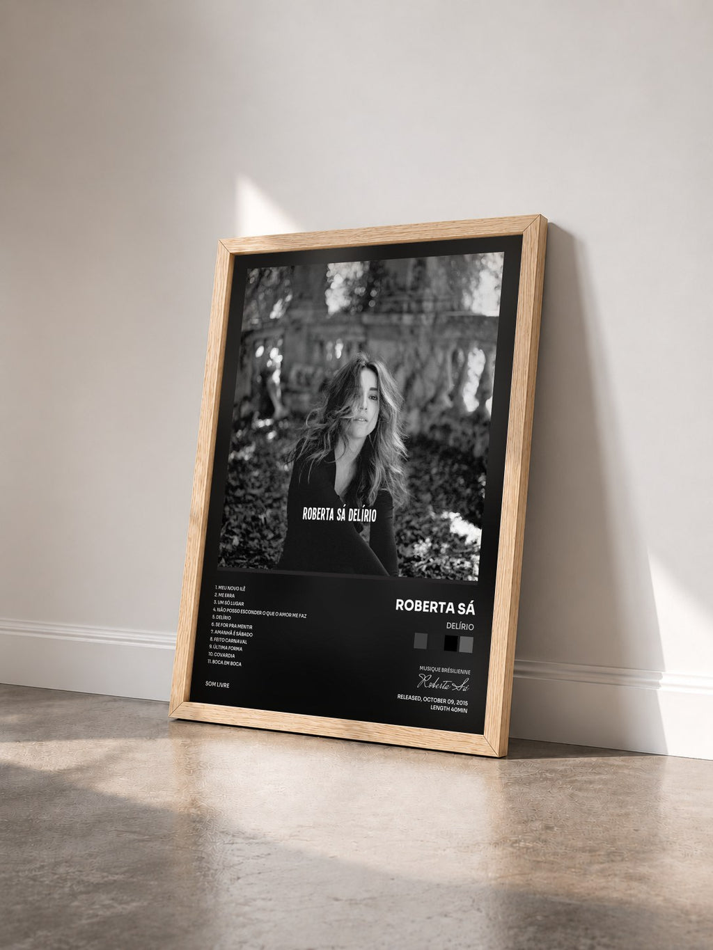 #bois Tableau de l'album Delírio de Roberta Sá vu de trois quarts, cadre en bois brut