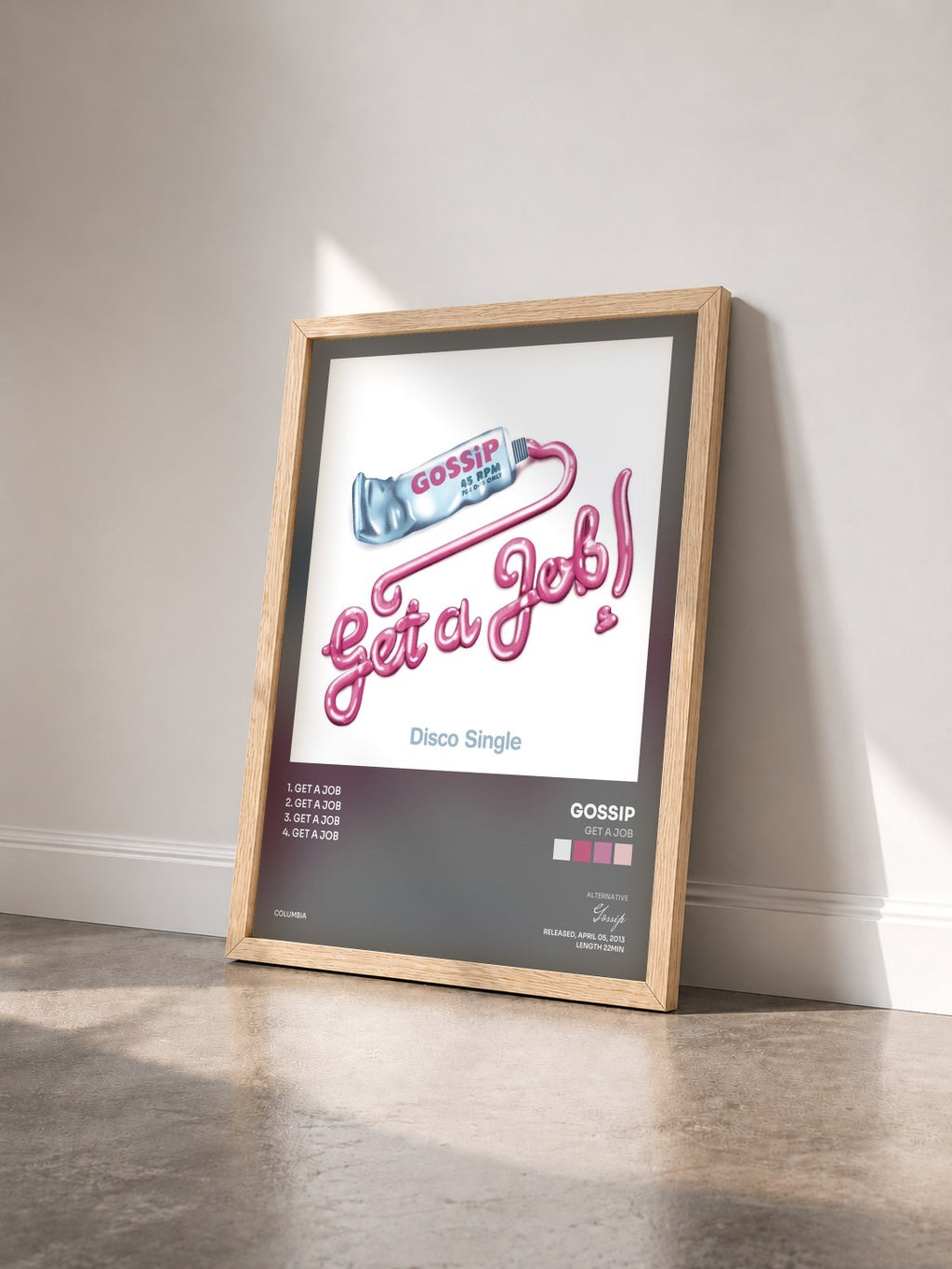 #bois Tableau de l'album Get A Job de Gossip vu de trois quarts, cadre en bois brut