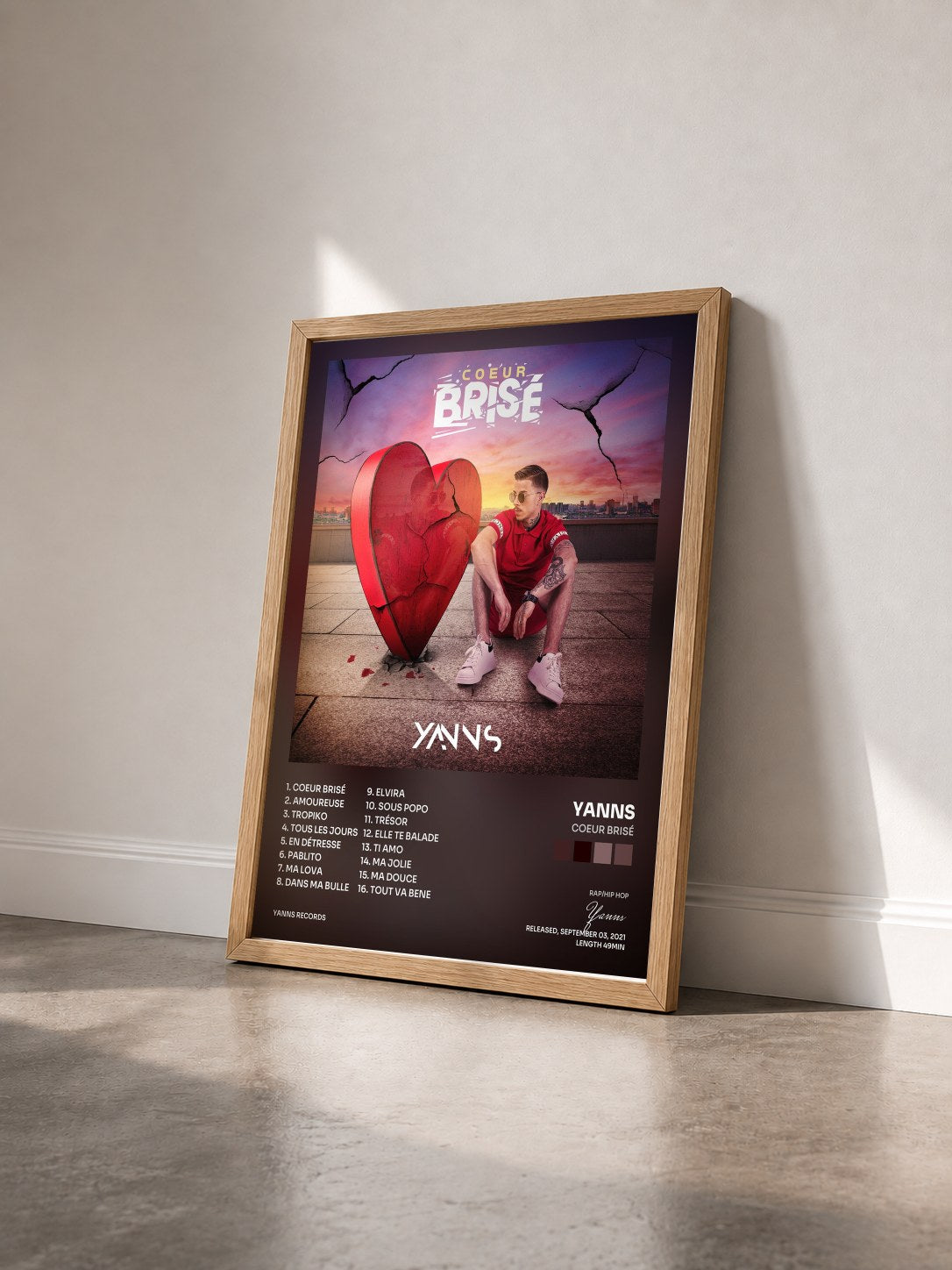 #bois Tableau de l'album Coeur brisé de Yanns vu de trois quarts, cadre en bois brut