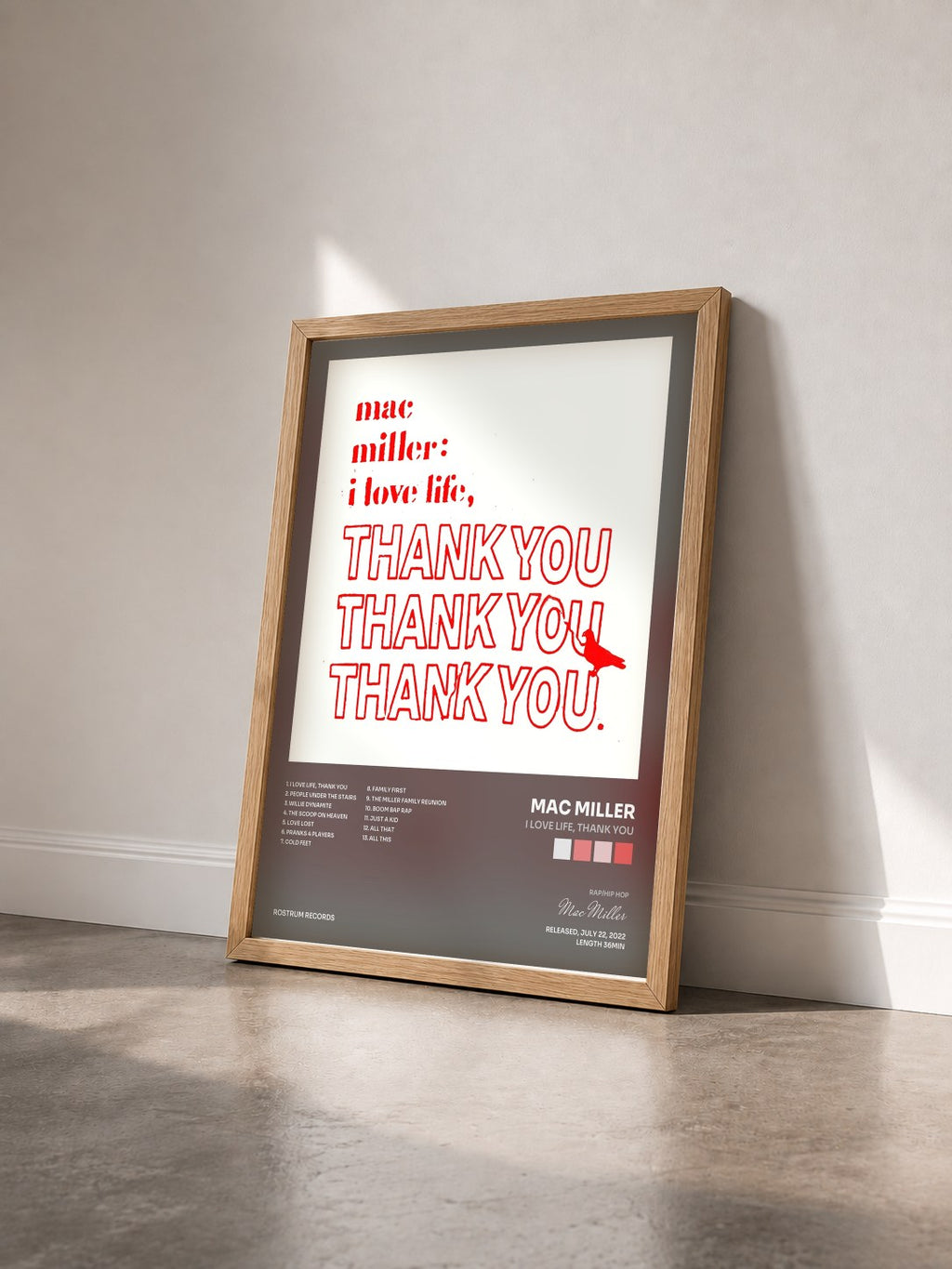 #bois Tableau de l'album I Love Life, Thank You de Mac Miller vu de trois quarts, cadre en bois brut