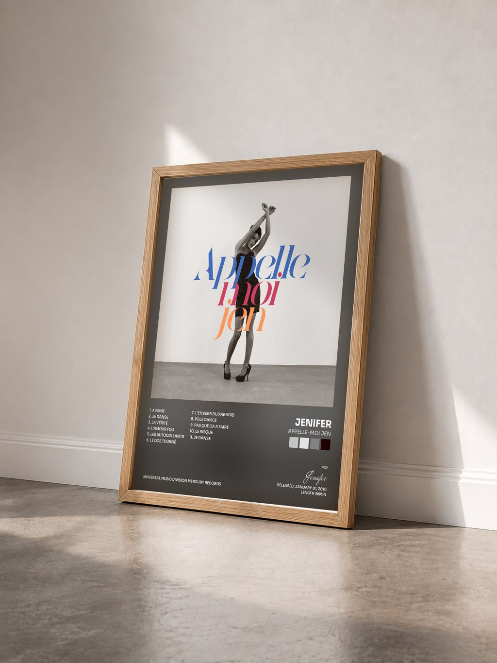#bois Tableau de l'album Appelle-Moi Jen de Jenifer vu de trois quarts, cadre en bois brut