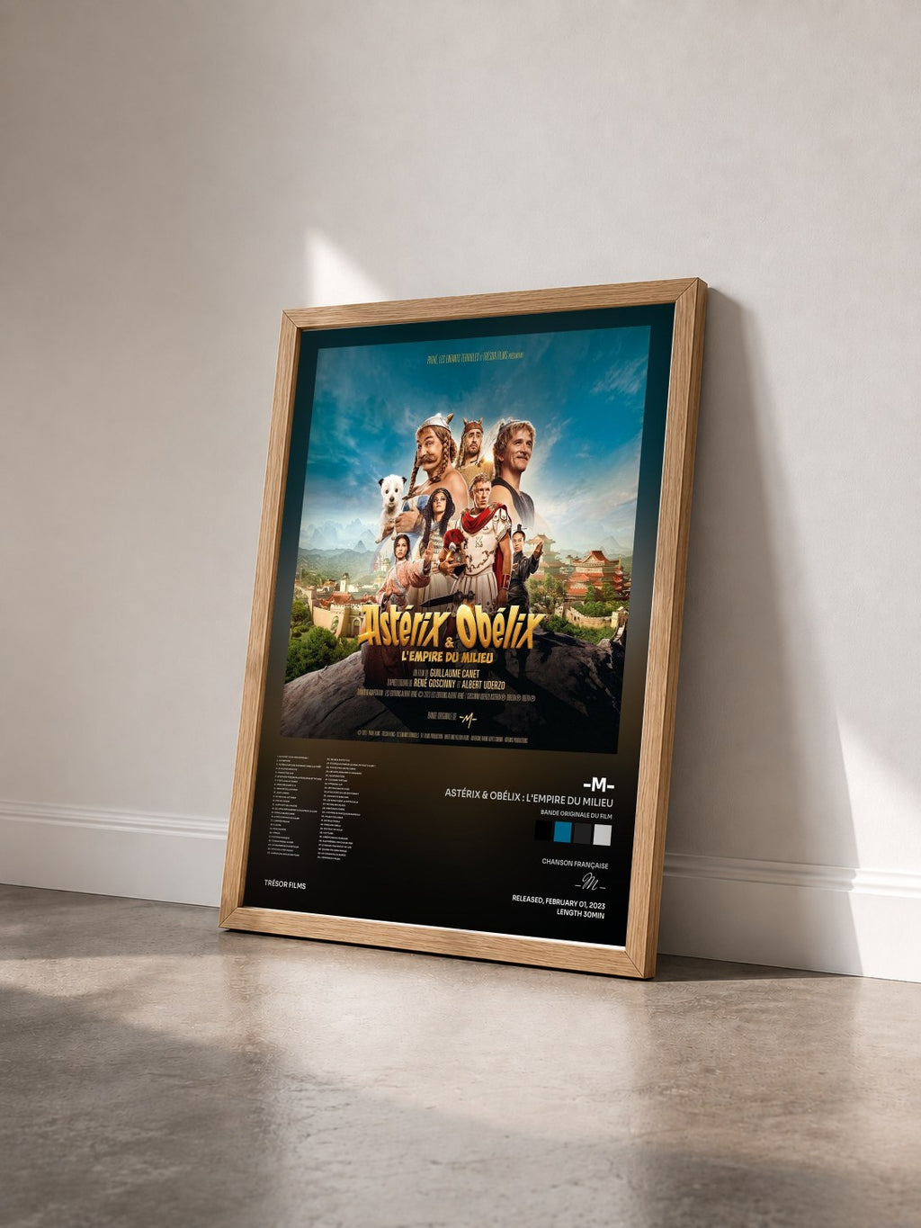 #bois Tableau de l'album Astérix & Obélix : L'Empire du Milieu (Bande originale du film) de -M- vu de trois quarts, cadre en bois brut