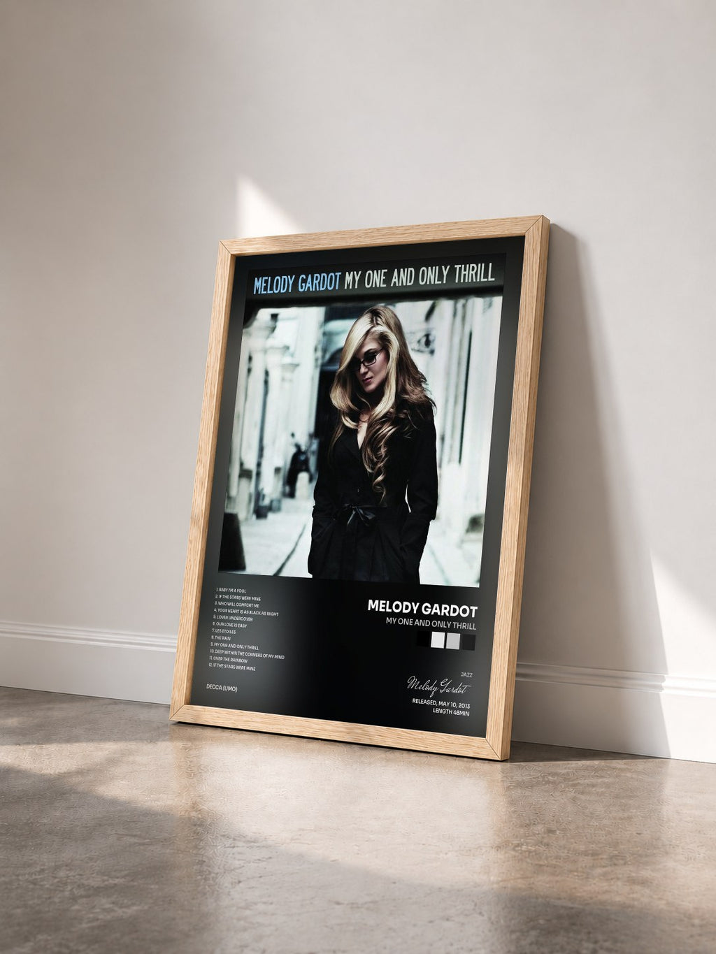 #bois Tableau de l'album My One And Only Thrill de Melody Gardot vu de trois quarts, cadre en bois brut