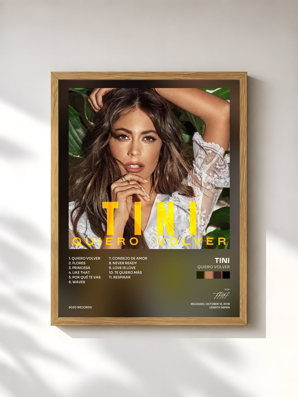 #bois Tableau de l'album Quiero Volver de TINI, cadre en bois brut, imprimé et encadré en France