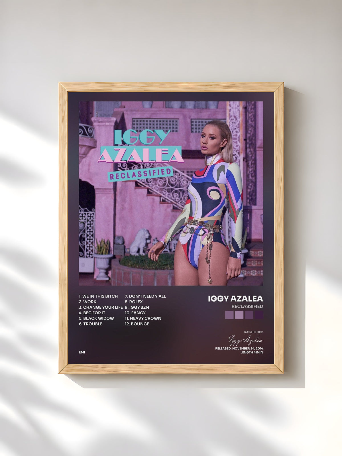 #bois Tableau de l'album Reclassified de Iggy Azalea, cadre en bois brut, imprimé et encadré en France