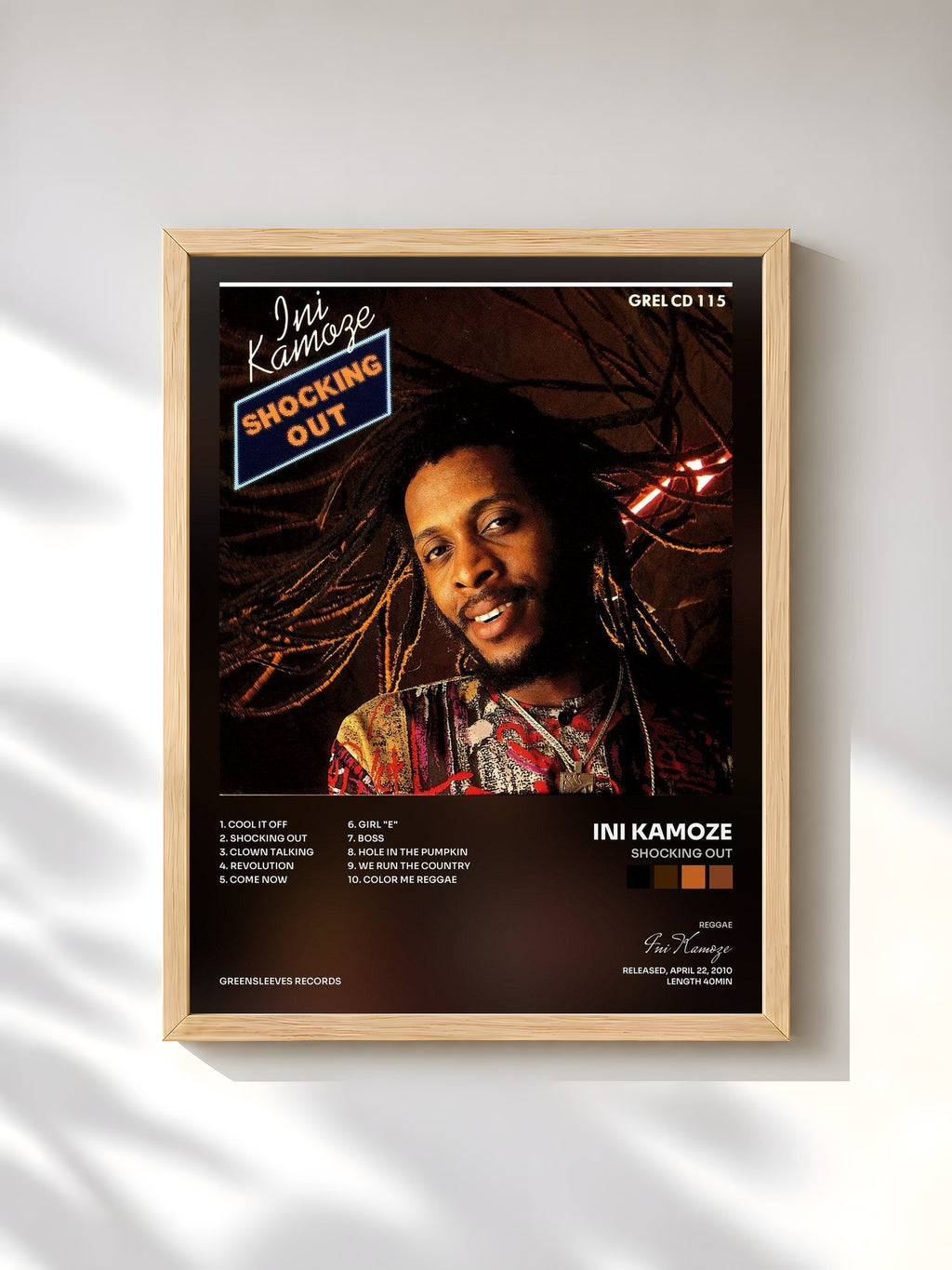 #bois Tableau de l'album Shocking Out de Ini Kamoze, cadre en bois brut, imprimé et encadré en France