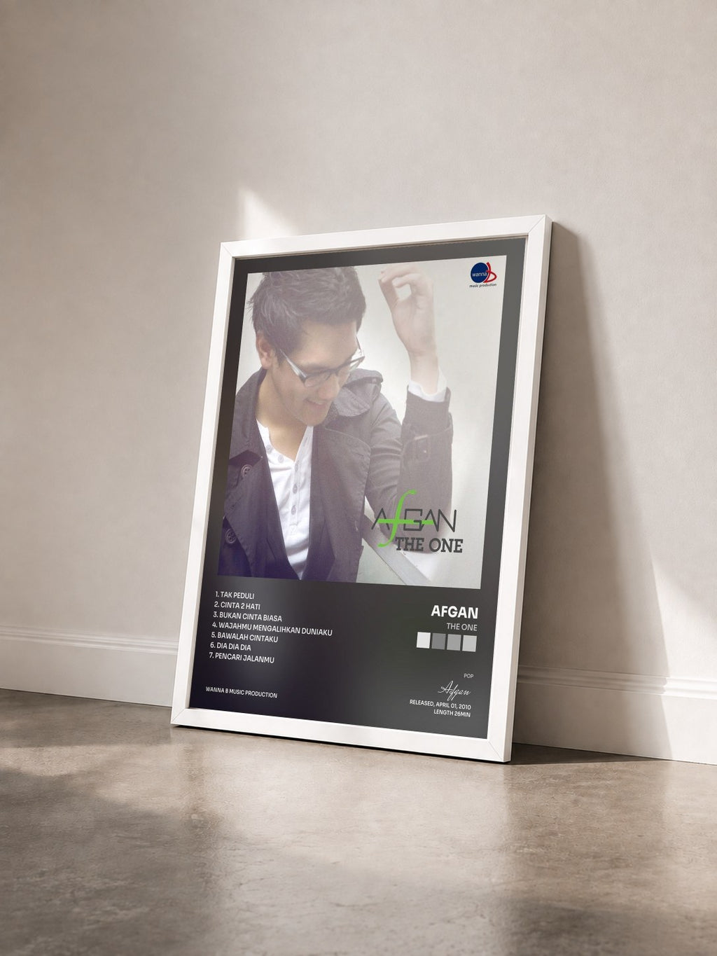 #blanc Tableau de l'album The One de Afgan vu de trois quarts, cadre blanc