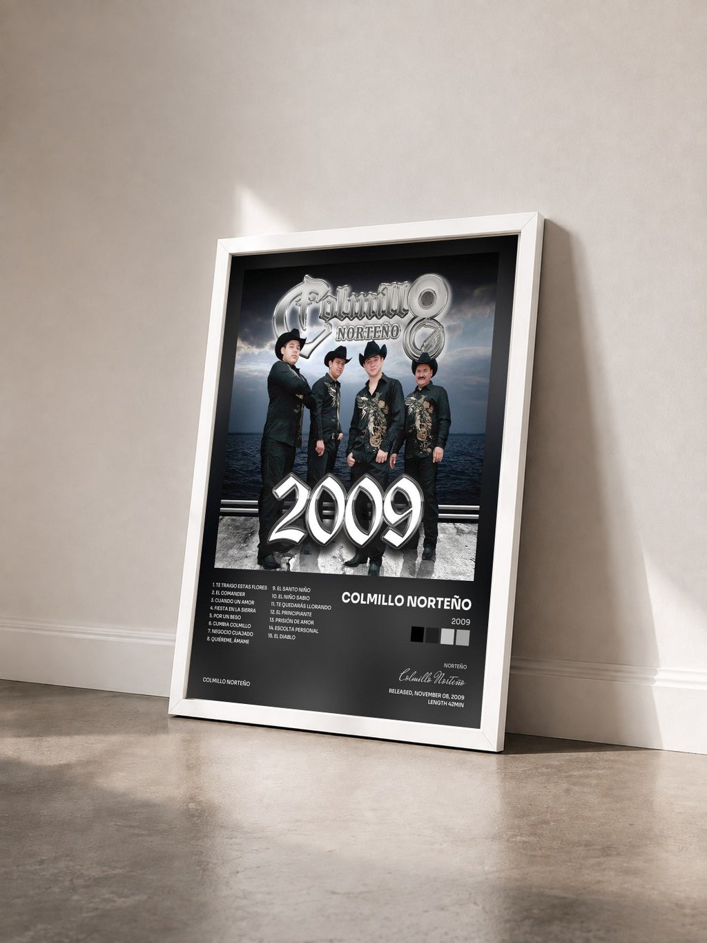 #blanc Tableau de l'album 2009 de Colmillo Norteño vu de trois quarts, cadre blanc