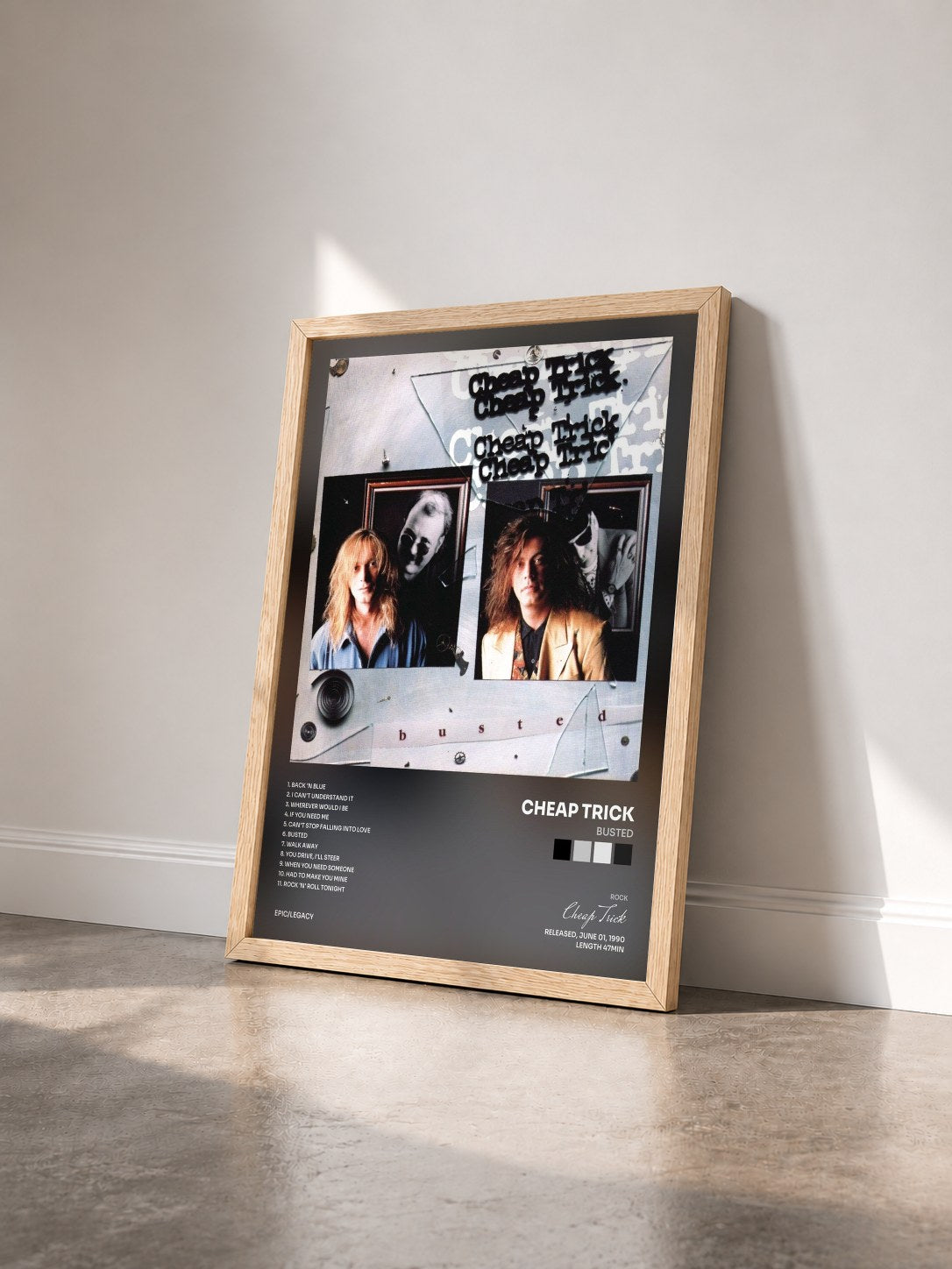 #bois Tableau de l'album Busted de Cheap Trick vu de trois quarts, cadre en bois brut